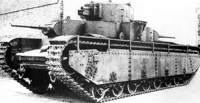 Trofeynyiy-sovetskiy-tank-T-35-1.jpg