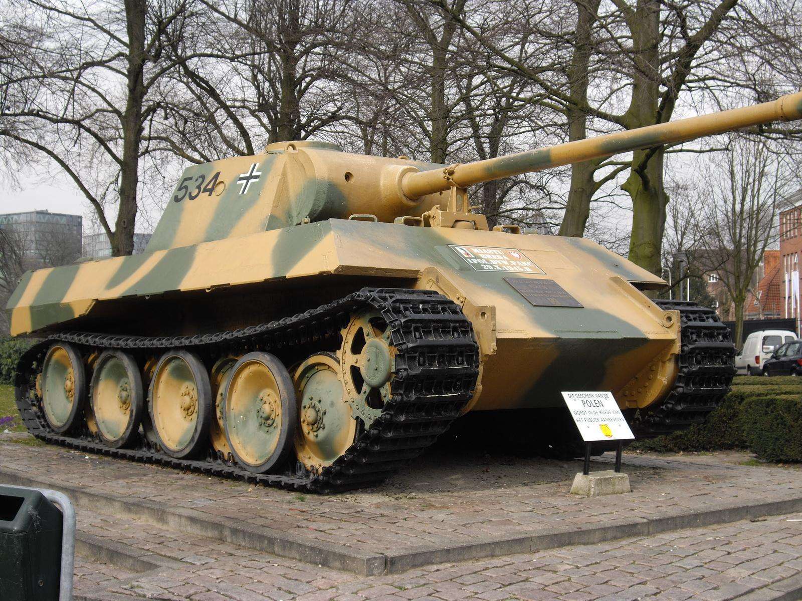 Танк пантера вермахта. Пантера танк. Т-5 пантера. Немецкий танк пантера. Танк «пантера» (PZKPFW V «Panther»).